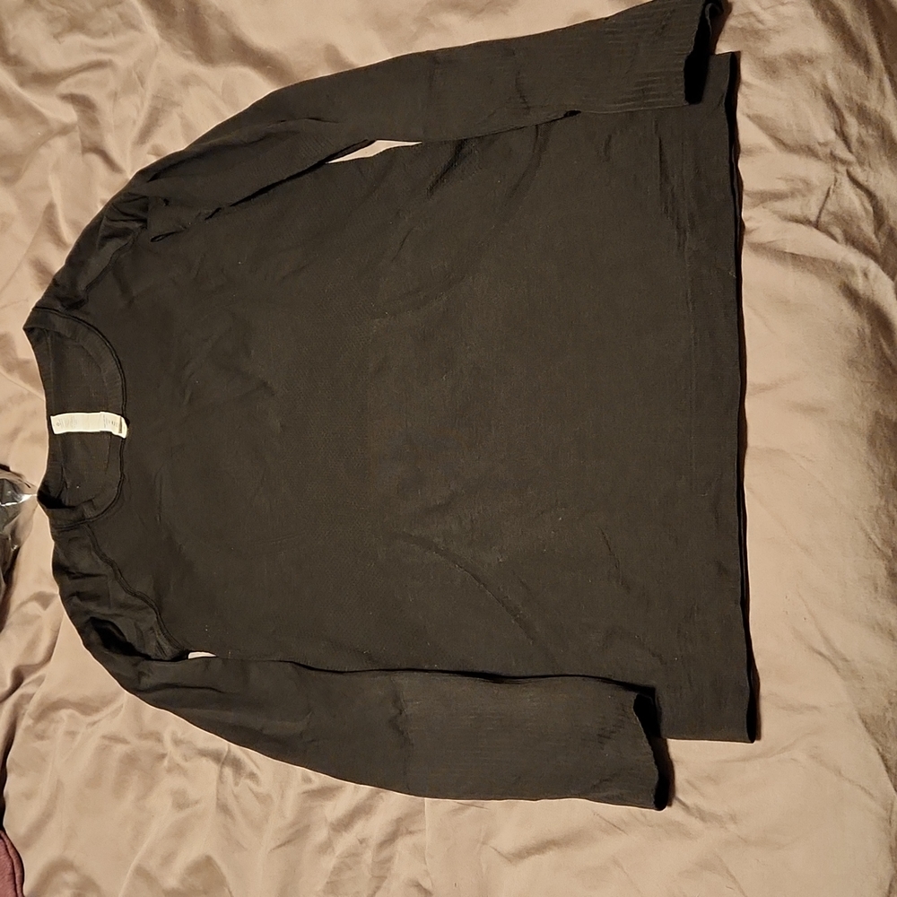 Lululemon top